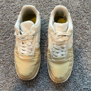 Air Force 1’s size 6 recycled material
